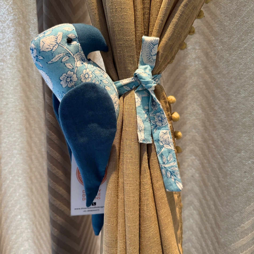 Memory Curtain Tie