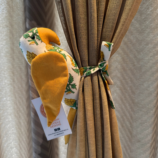 Memory Curtain Tie