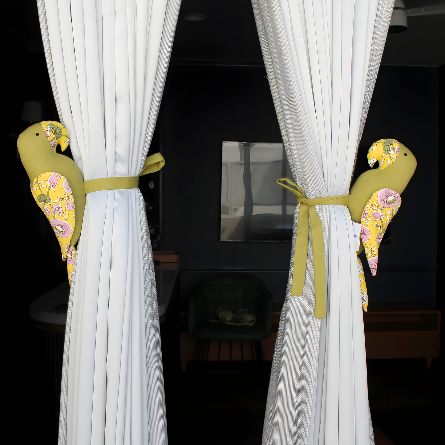 Parrot Curtain Tie (Pack of 2)