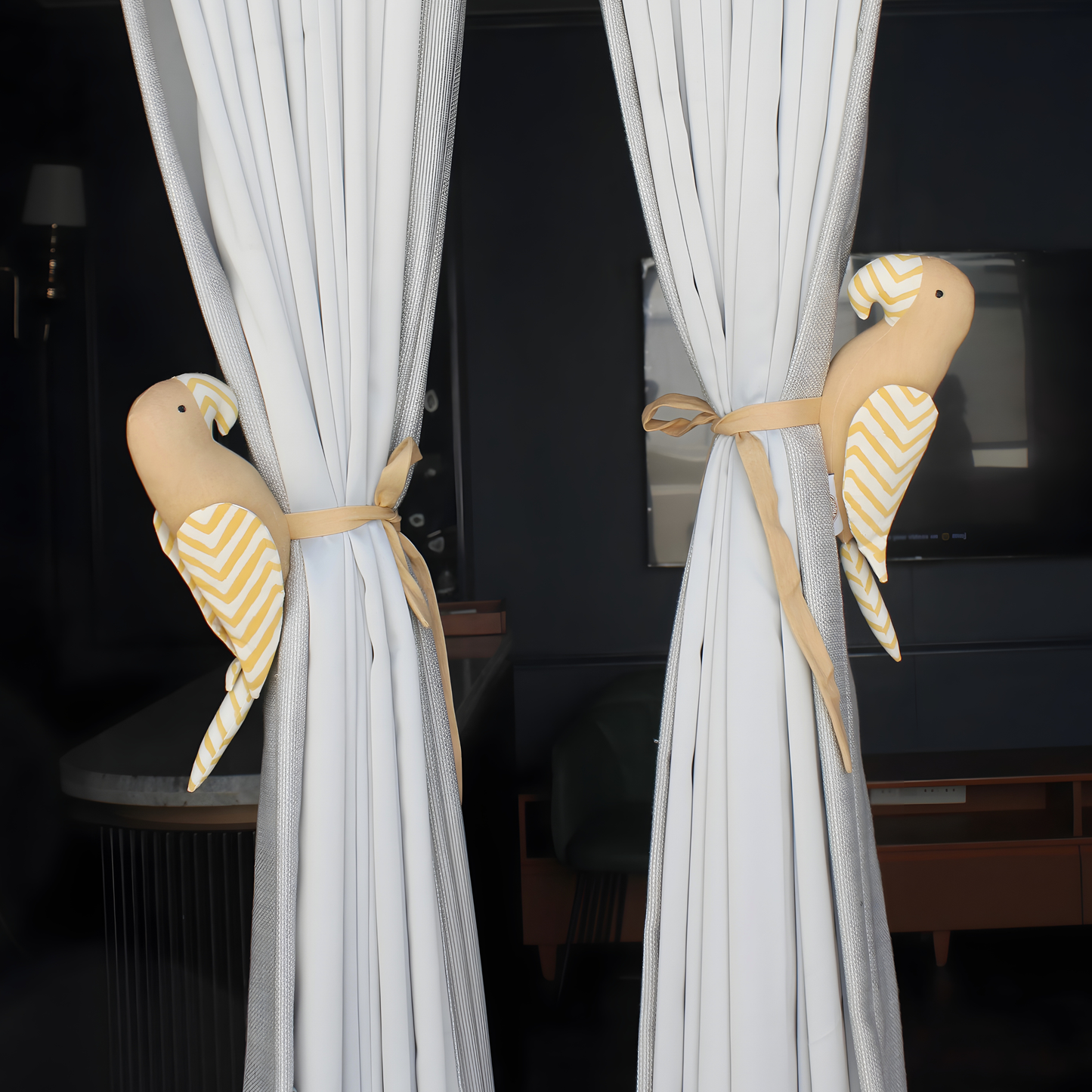 Parrot Curtain Tie (Pack of 2)