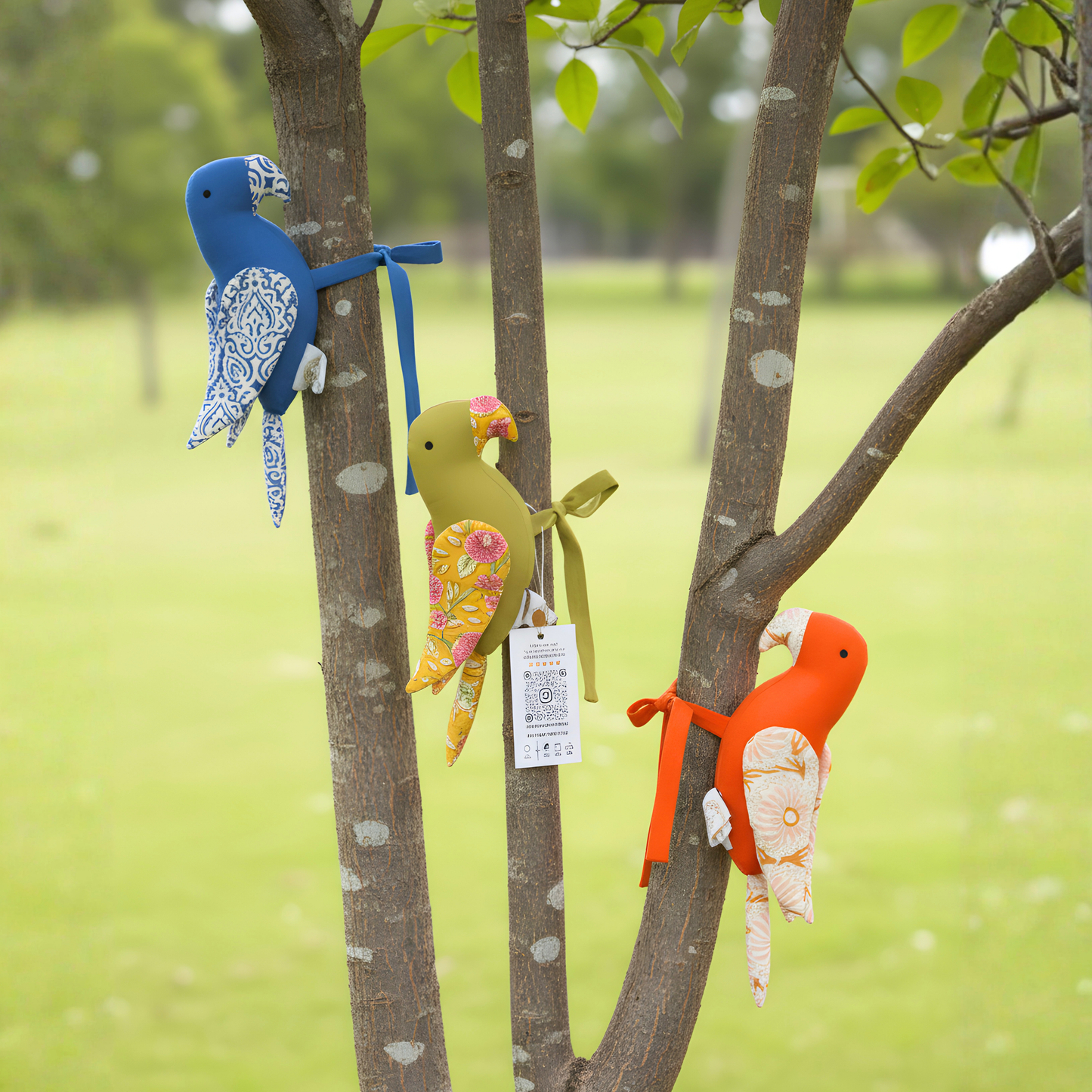 Parrot Curtain Tie