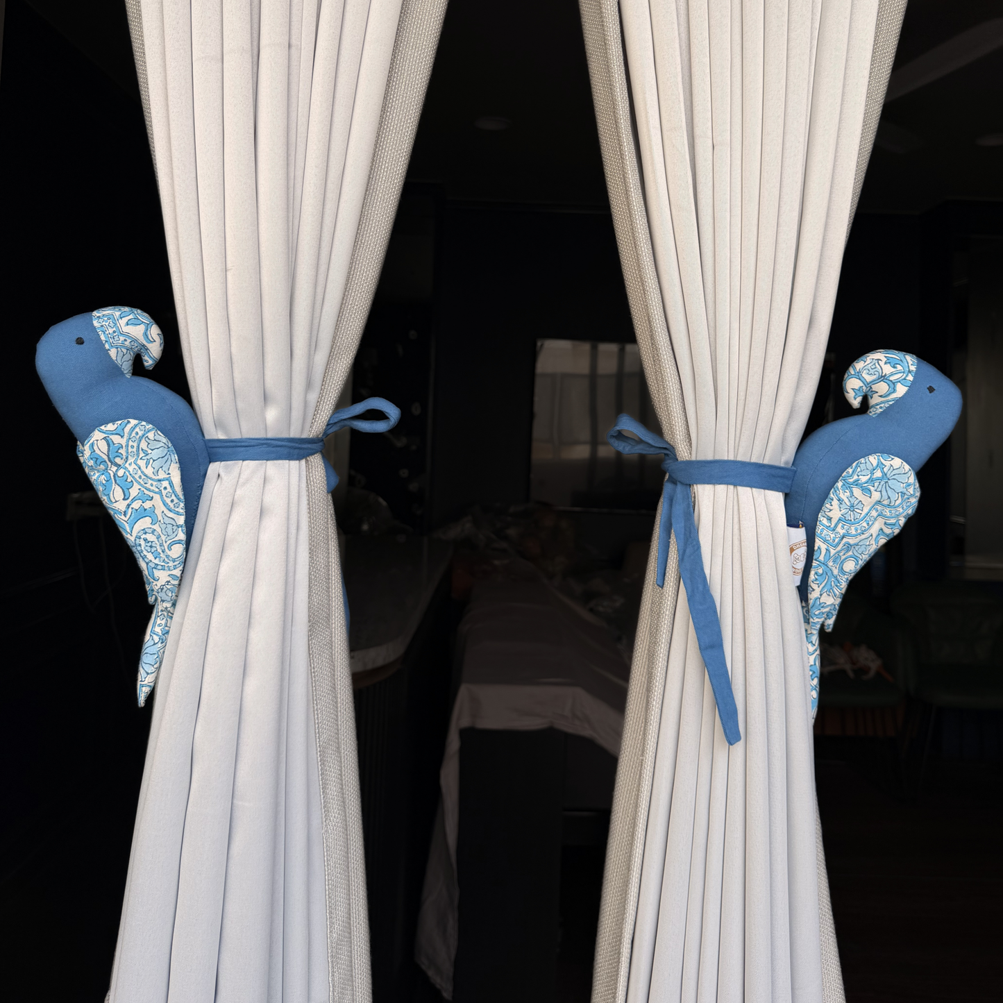 Parrot Curtain Tie (Pack of 2)