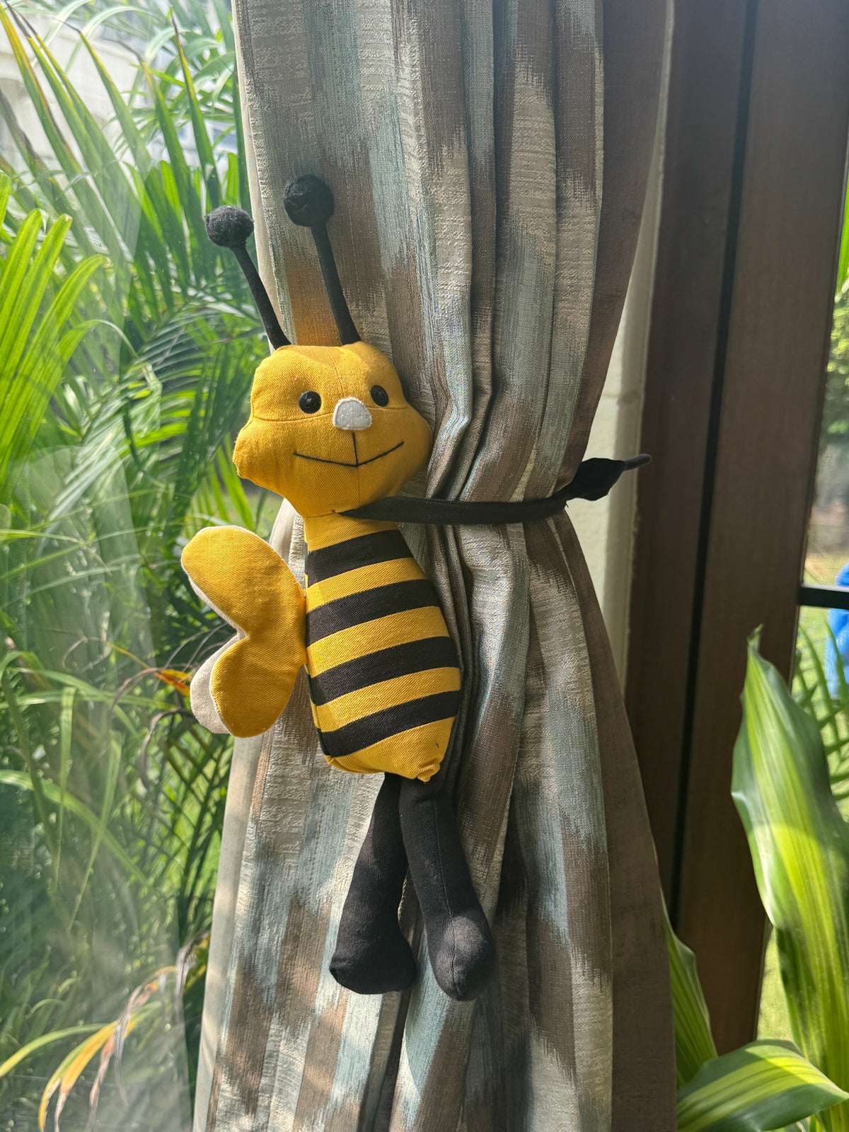 Honeybee Curtain Tie