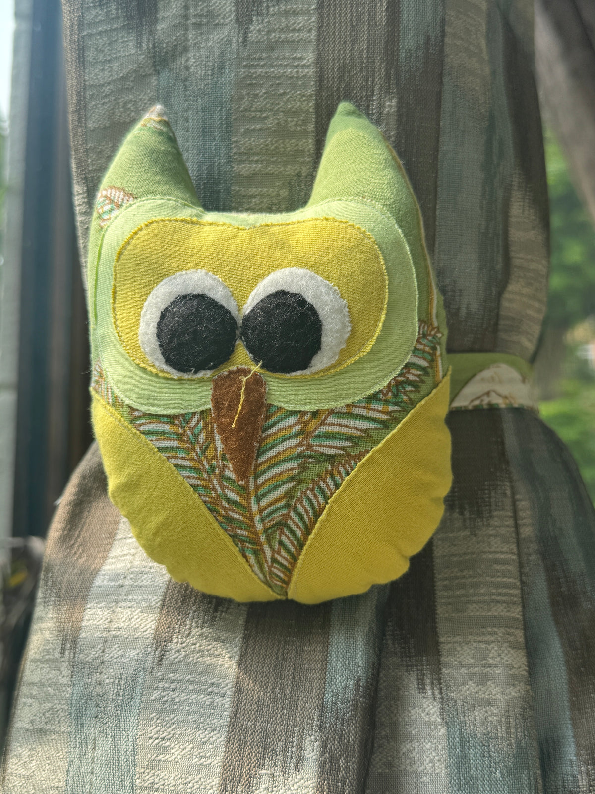 Owl Curtain Tie