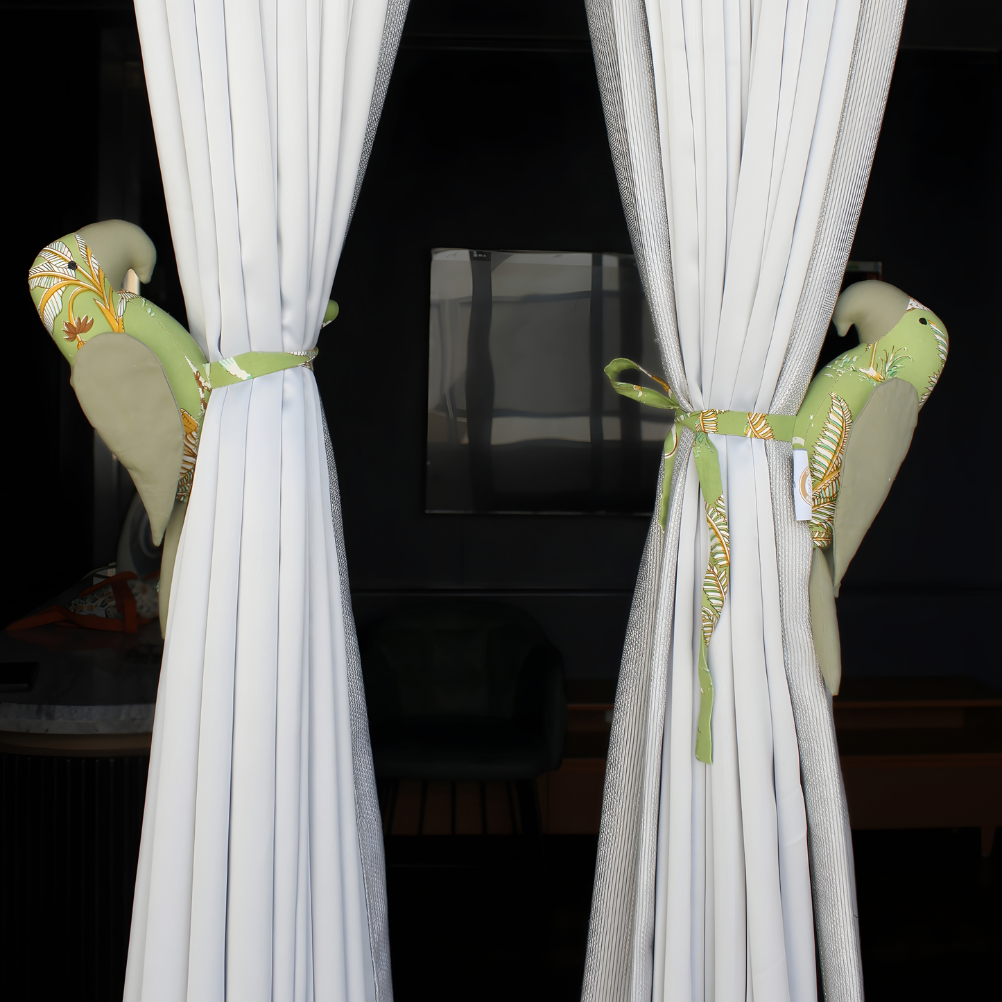 Parrot Curtain Tie (Pack of 2)