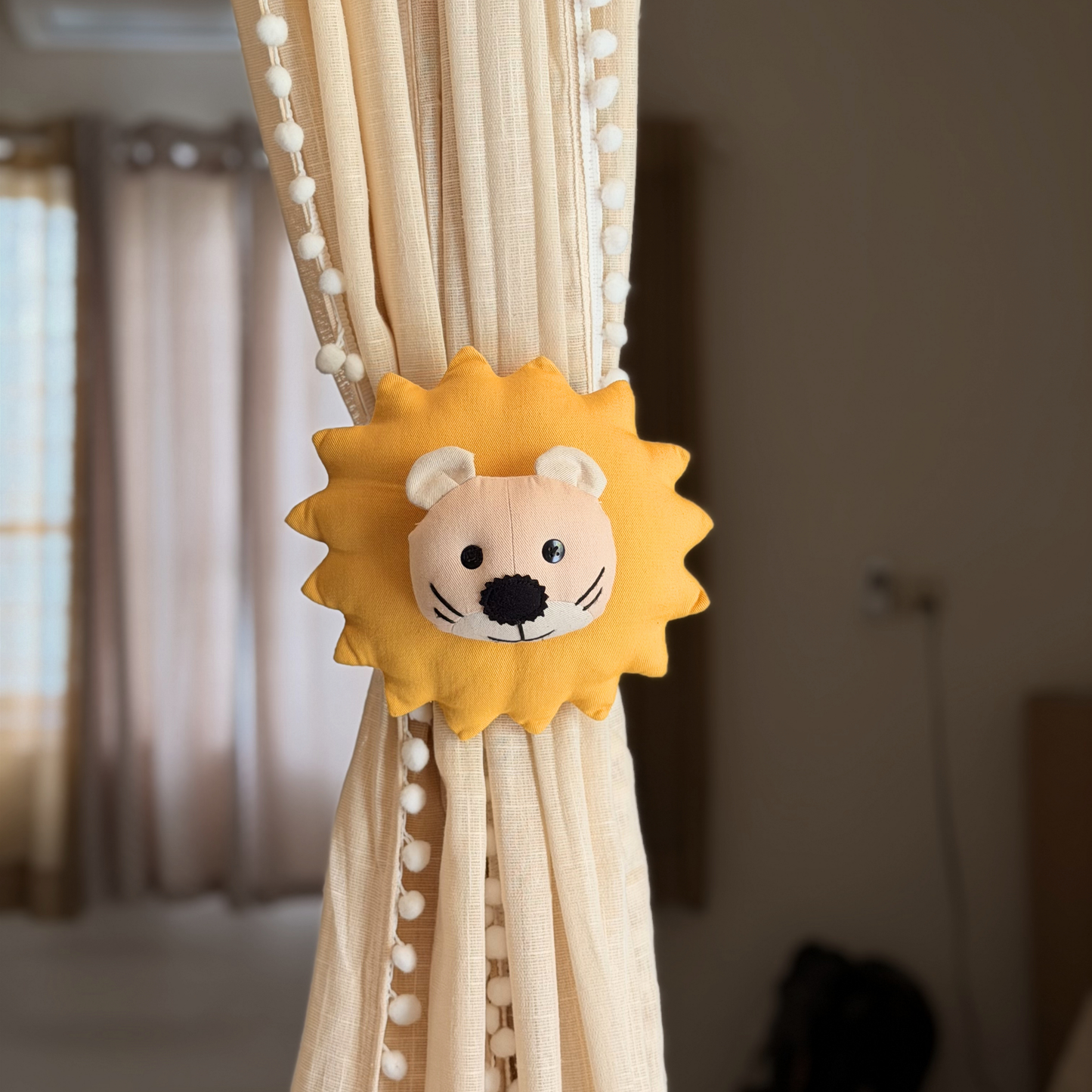 Little Leo Curtain Tie