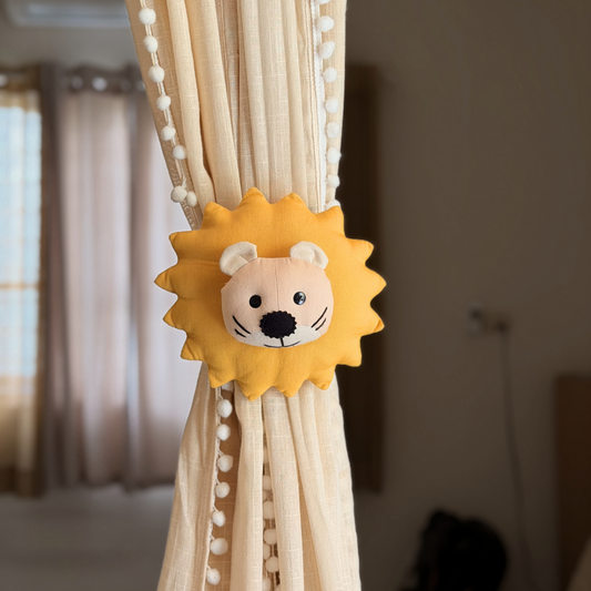 Little Leo Curtain Tie